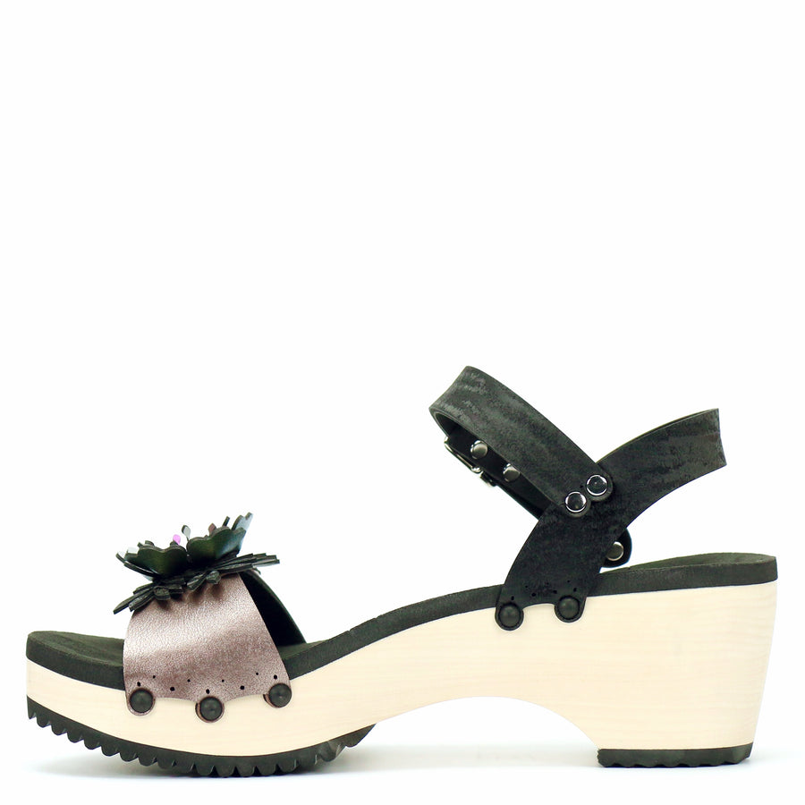 Mid Clog Flower Toe Ankle in Rose and Midnight - Mohop