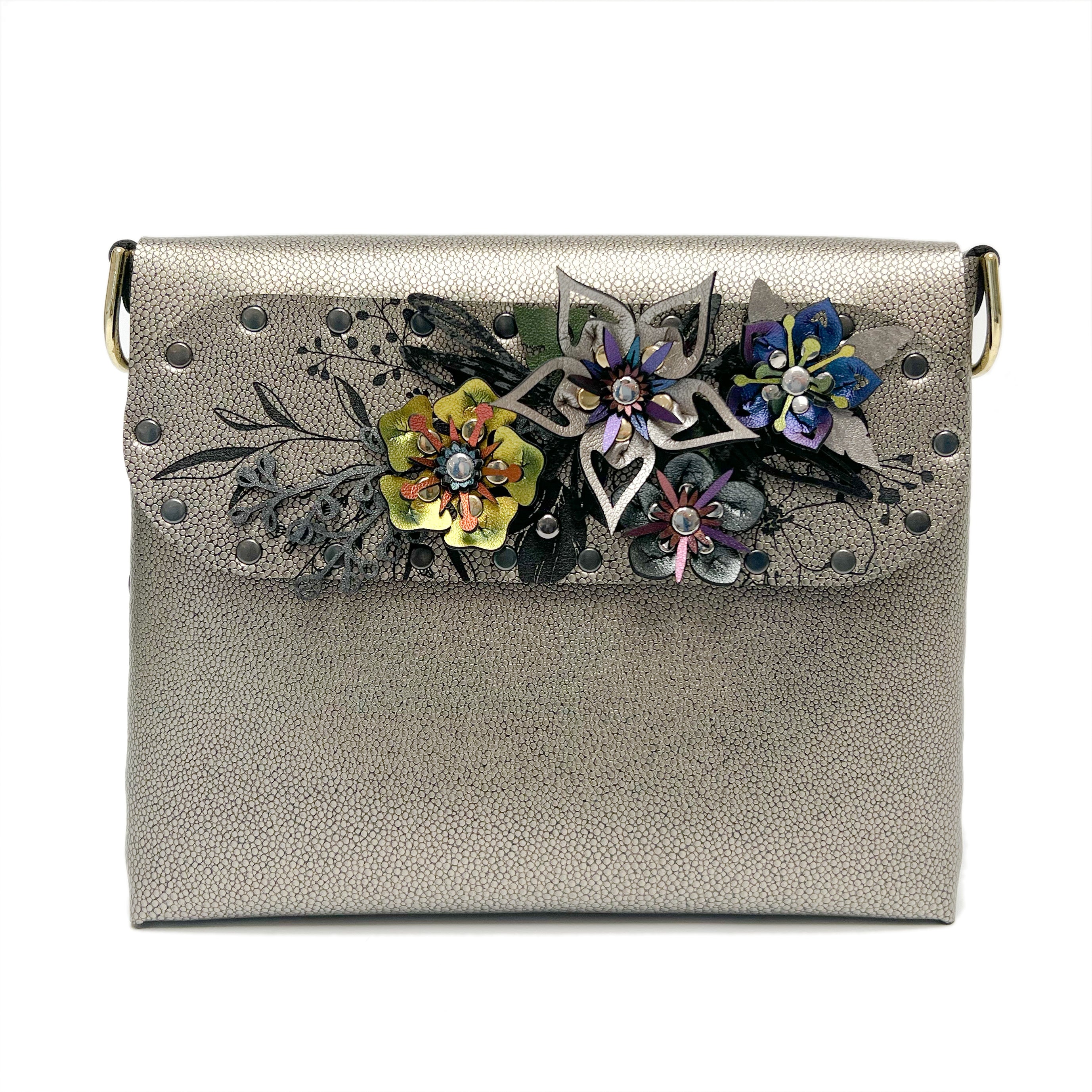 emis] FLOWER BOUCLE SQUARE BAG – Ohue